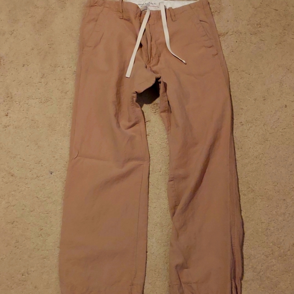 Banana Republic relaxed fit khakis 33/30
